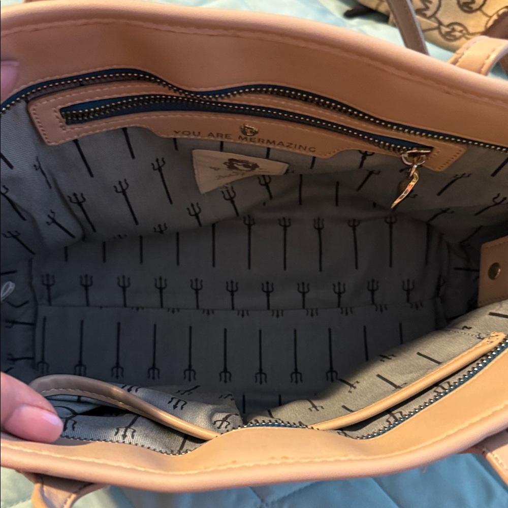 Navy Blue Patterned Tote and Wallet Set - Picture 4 of 4